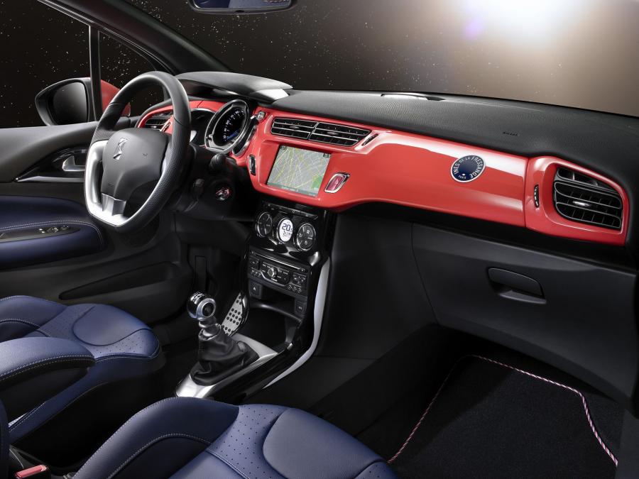 Интерьер DS 3 Ines de la Fressange Paris Concept 2014 года  (фото 3 из 4)